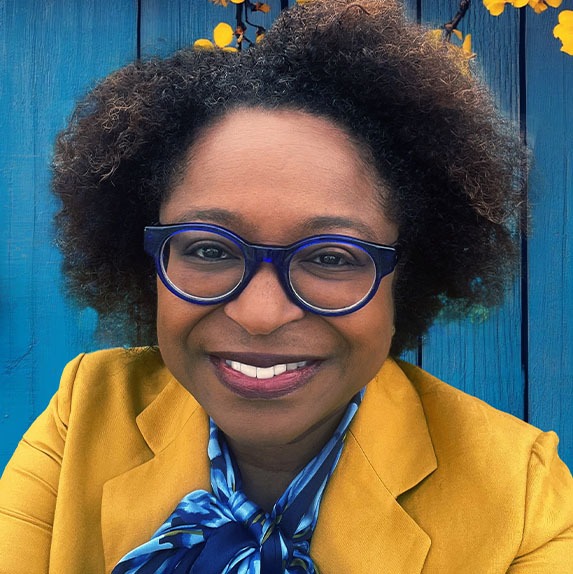 Dr Anita Davis